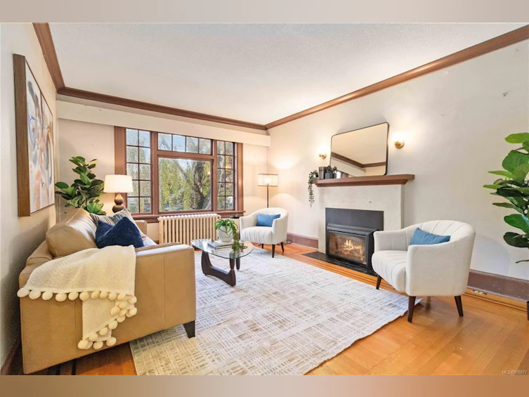 209 E Burnside Road, Victoria, BC, V9A 1A4 - 7