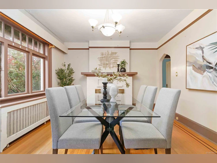 209 E Burnside Road, Victoria, BC, V9A 1A4 - 12