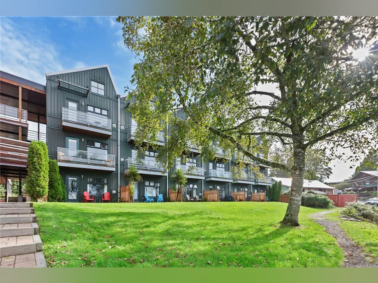 103-230 Main Street, Tofino, BC, V0R 2Z0 - 18