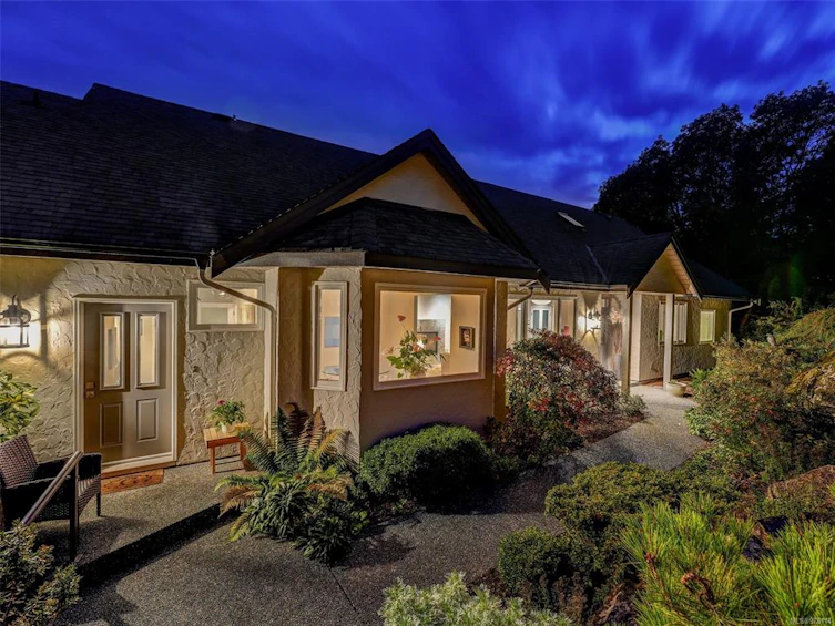 1345 Readings Drive, North Saanich, BC, V8L 5K7
