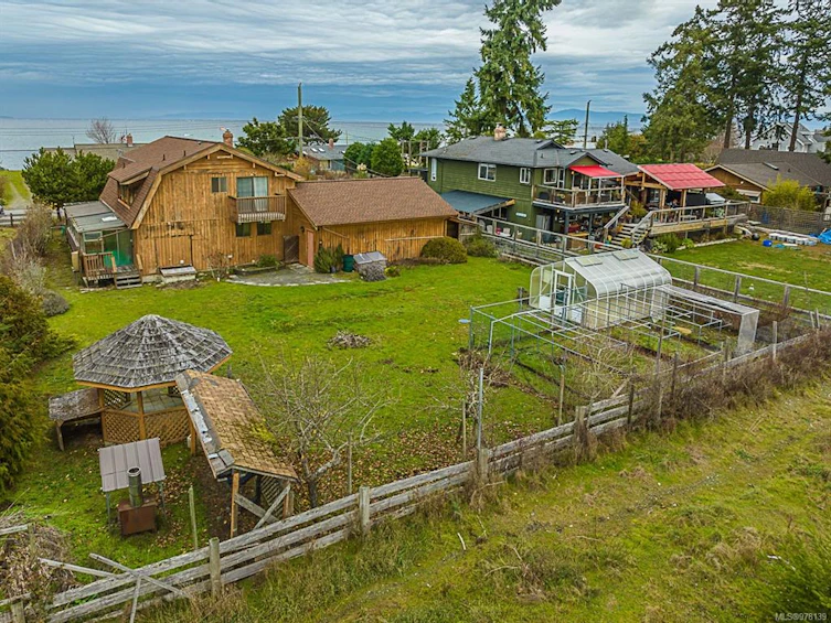 1010 Surfside Drive, Qualicum Beach, BC, V9K 2B6 - 3