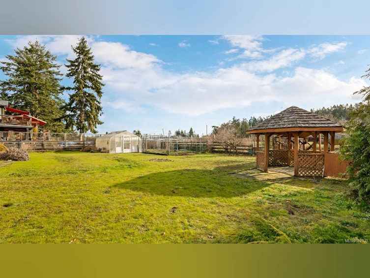 1010 Surfside Drive, Qualicum Beach, BC, V9K 2B6 - 41