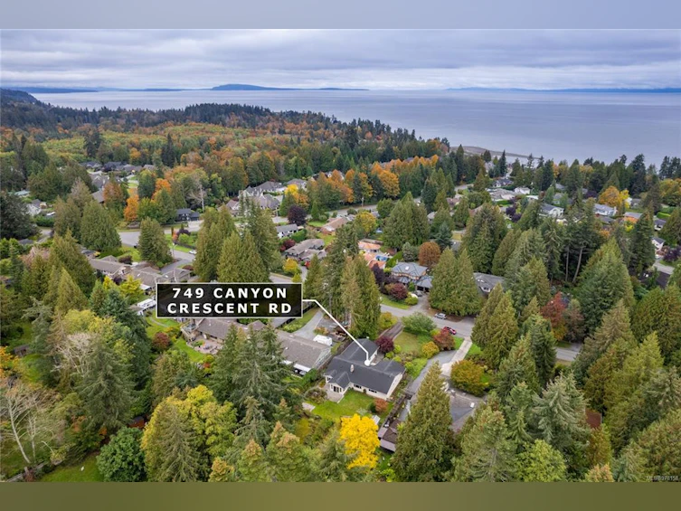 749 Canyon Crescent Road, Qualicum Beach, BC, V9K 1L2 - 2