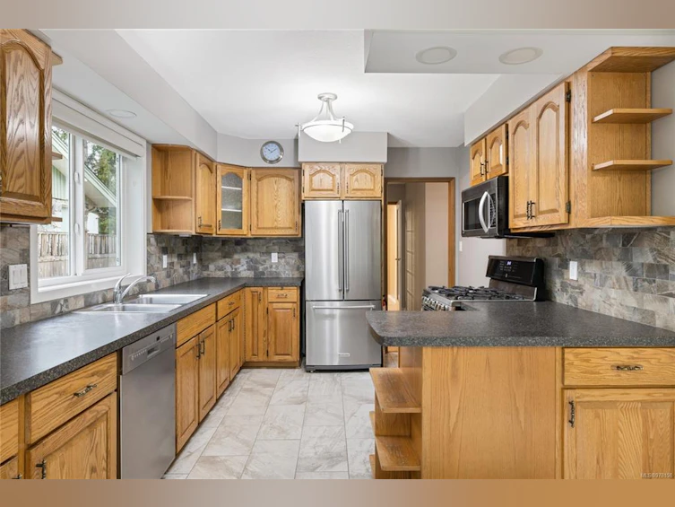 749 Canyon Crescent Road, Qualicum Beach, BC, V9K 1L2 - 3