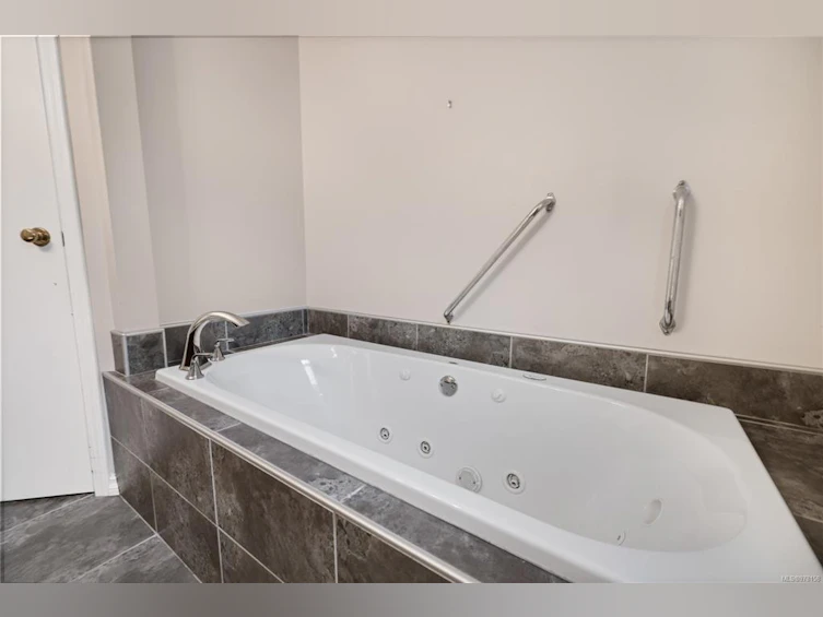 749 Canyon Crescent Road, Qualicum Beach, BC, V9K 1L2 - 34