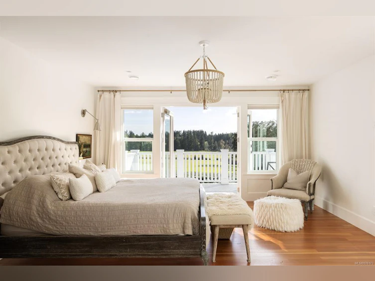 1527 Mount Newton Cross Road, Central Saanich, BC, V8M 1L1 - 22