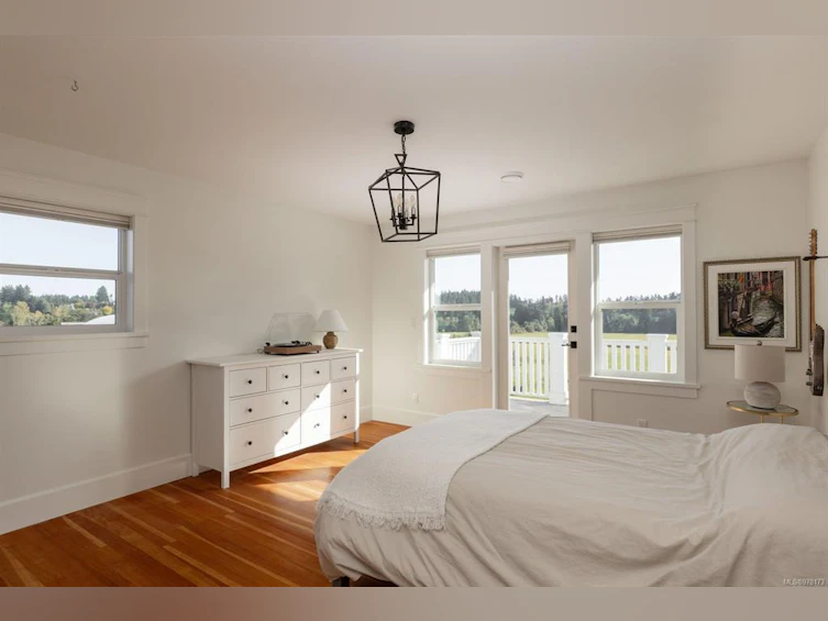 1527 Mount Newton Cross Road, Central Saanich, BC, V8M 1L1 - 28