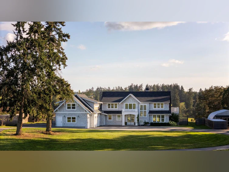 1527 Mount Newton Cross Road, Central Saanich, BC, V8M 1L1 - 36