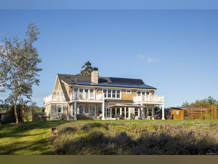 1527 Mount Newton Cross Road, Central Saanich, BC, V8M 1L1 - 37