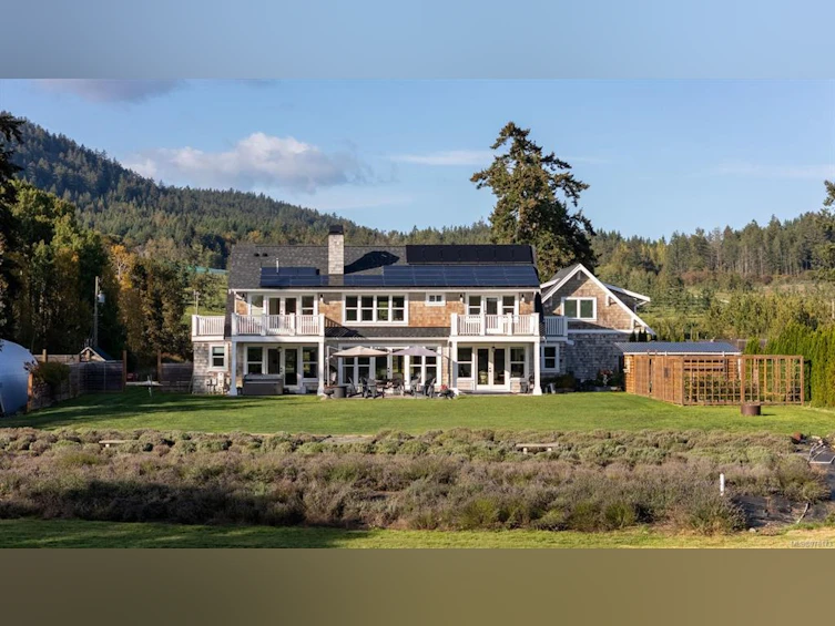 1527 Mount Newton Cross Road, Central Saanich, BC, V8M 1L1 - 38