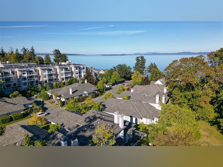 15-5110 Cordova Bay Road, Saanich, BC, V8Y 2K5 - 4