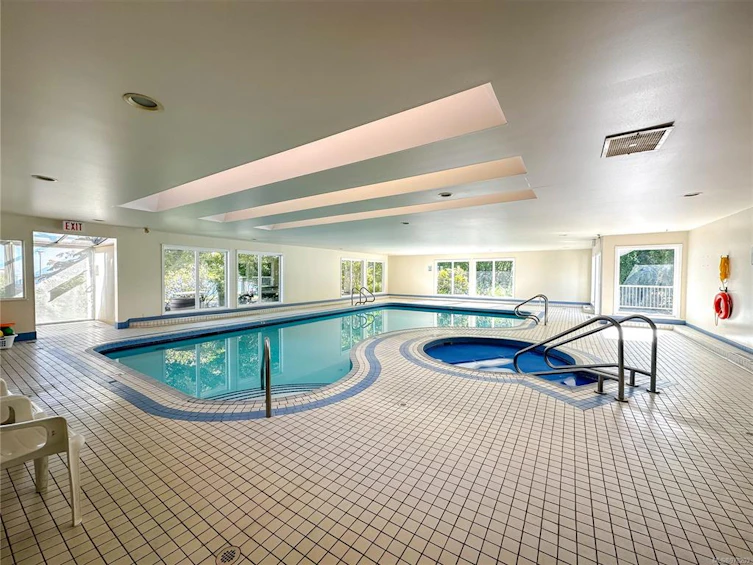 15-5110 Cordova Bay Road, Saanich, BC, V8Y 2K5 - 30