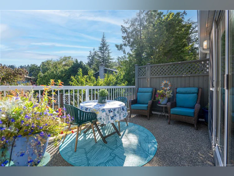 15-5110 Cordova Bay Road, Saanich, BC, V8Y 2K5 - 2