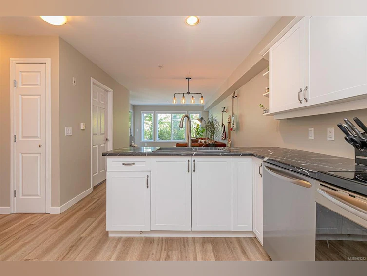 106-364 Goldstream Avenue, Colwood, BC, V9B 2W3 - 3