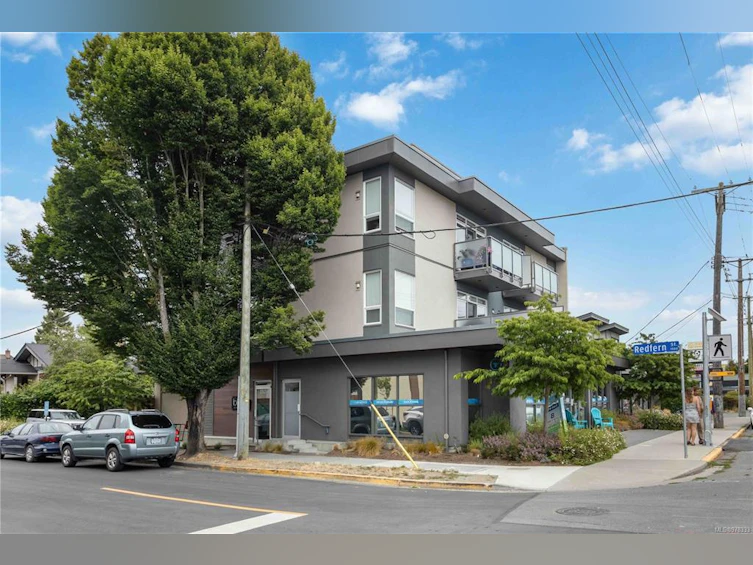 303-1515 Redfern Street, Victoria, BC, V8R 1C9 - 3