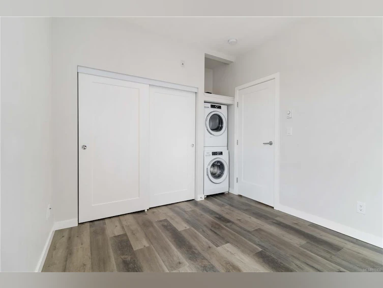 303-1515 Redfern Street, Victoria, BC, V8R 1C9 - 21