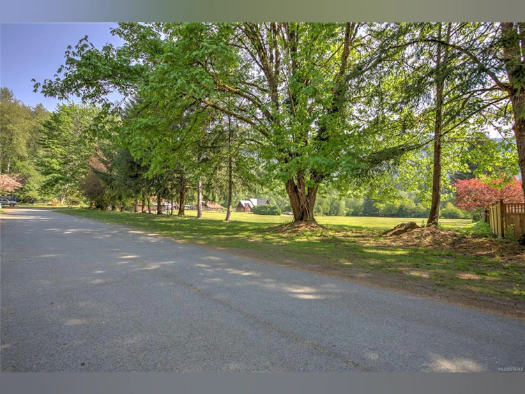8035 Greendale Road, Lake Cowichan, BC, V0R 2G0 - 2