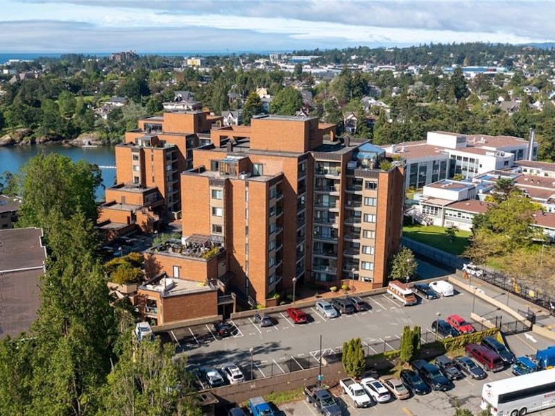 106 - 103 E Gorge Road, Victoria BC V9A 6Z2