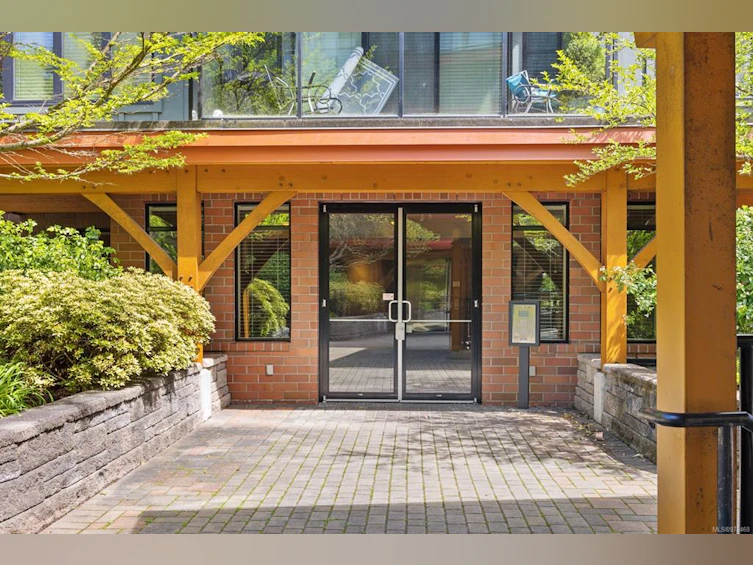 313-2300 Mansfield Drive, Courtenay, BC, V9N 3S3 - 3