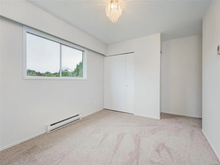 1561 Agnew Avenue, Saanich, BC, V8N 5N4 - 14