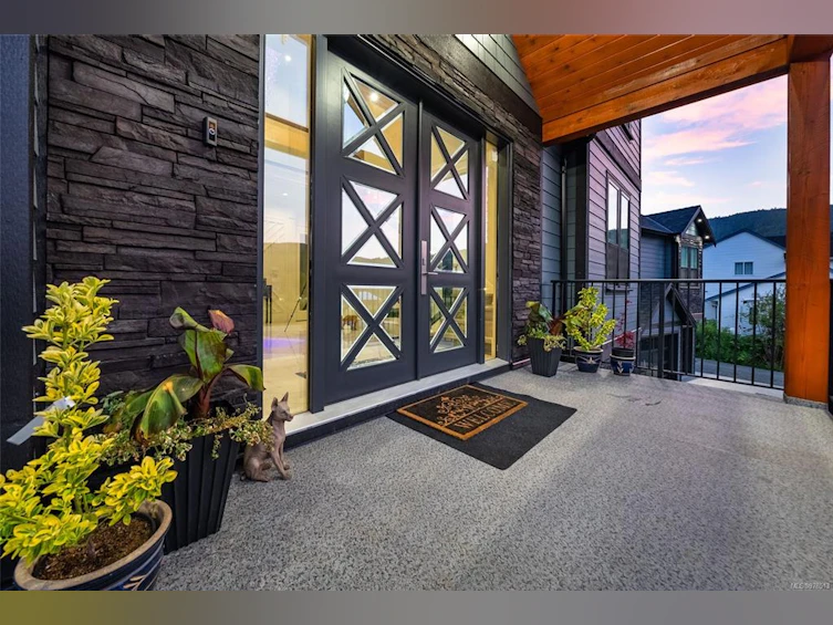 6118 Cottam Road, Port Alberni, BC, V9Y 8R9 - 2