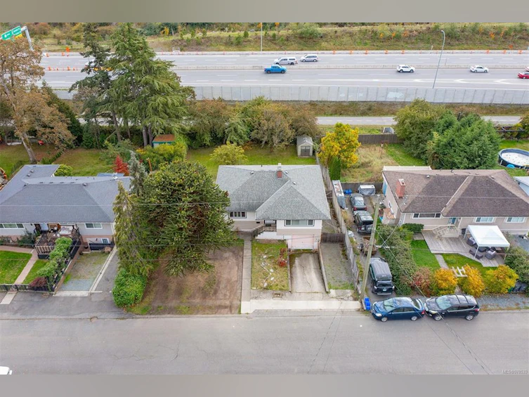 617 Sedger Road, Saanich, BC, V8Z 1R9 - 3