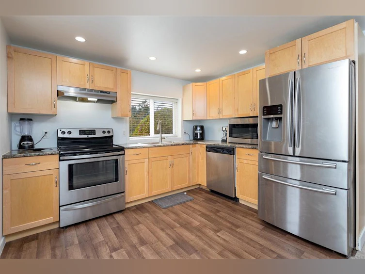617 Sedger Road, Saanich, BC, V8Z 1R9 - 35