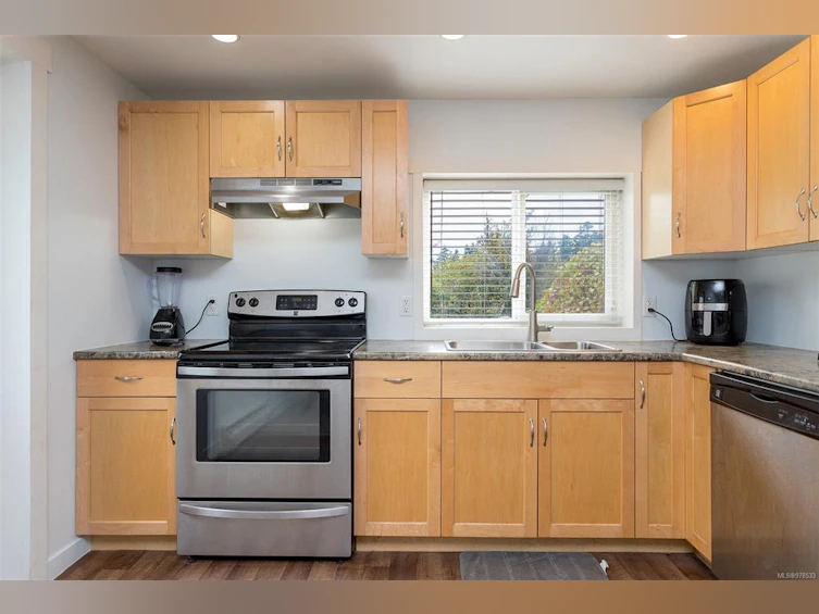 617 Sedger Road, Saanich, BC, V8Z 1R9 - 37