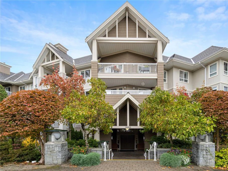 102-5685 Edgewater Lane, Nanaimo, BC, V9T 6K3 - 2