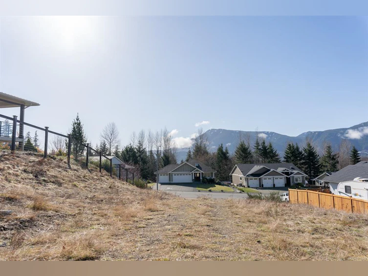 464 Mountain View Drive, Lake Cowichan, BC, V0R 2G1 - 4