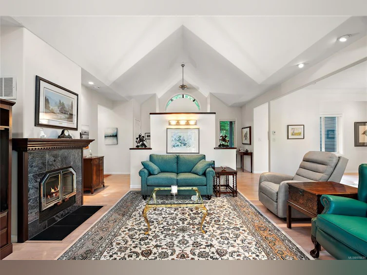 490 Hasquiat Place, North Saanich, BC, V8L 5K5 - 11