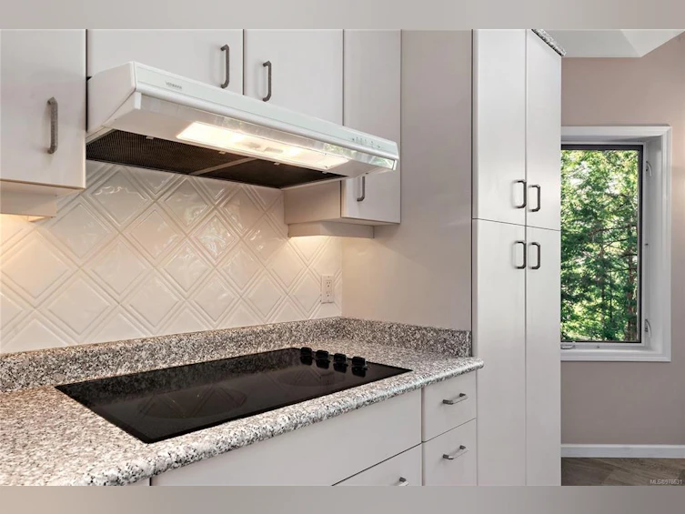 490 Hasquiat Place, North Saanich, BC, V8L 5K5 - 17