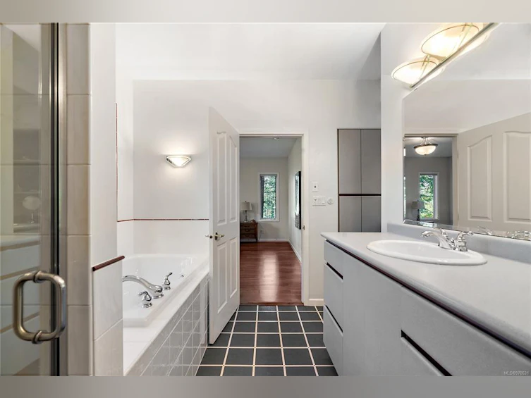 490 Hasquiat Place, North Saanich, BC, V8L 5K5 - 28