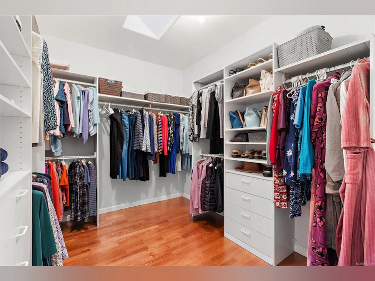 490 Hasquiat Place, North Saanich, BC, V8L 5K5 - 30