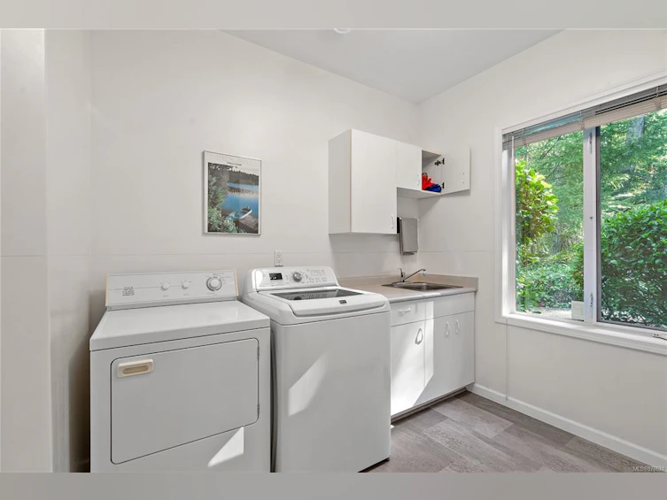 490 Hasquiat Place, North Saanich, BC, V8L 5K5 - 34