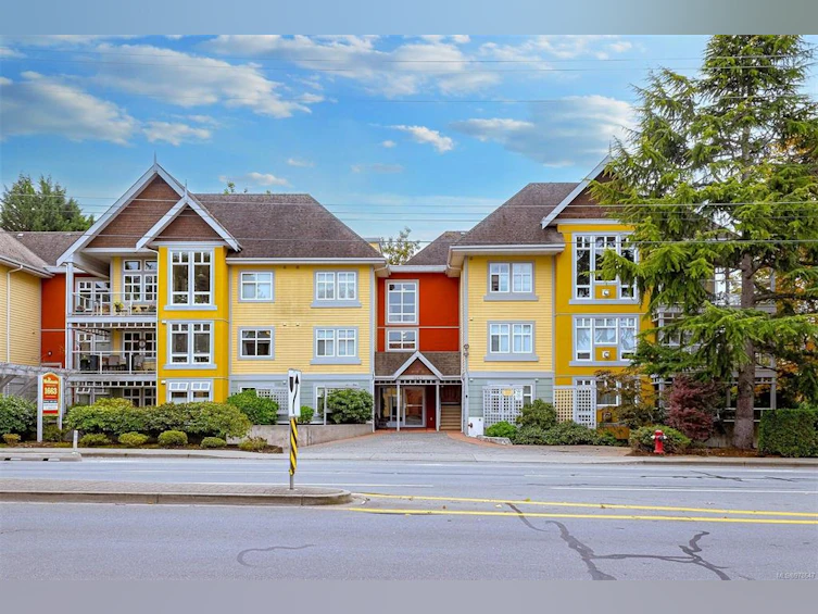 204-1663 Mckenzie Avenue, Saanich, BC, V8N 1A6