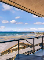 702 194 Beachside Drive