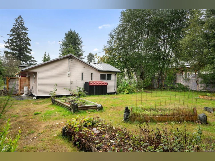6830 First Street, Honeymoon Bay, BC, V0R 1Y0 - 39