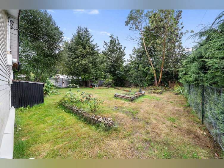 6830 First Street, Honeymoon Bay, BC, V0R 1Y0 - 40