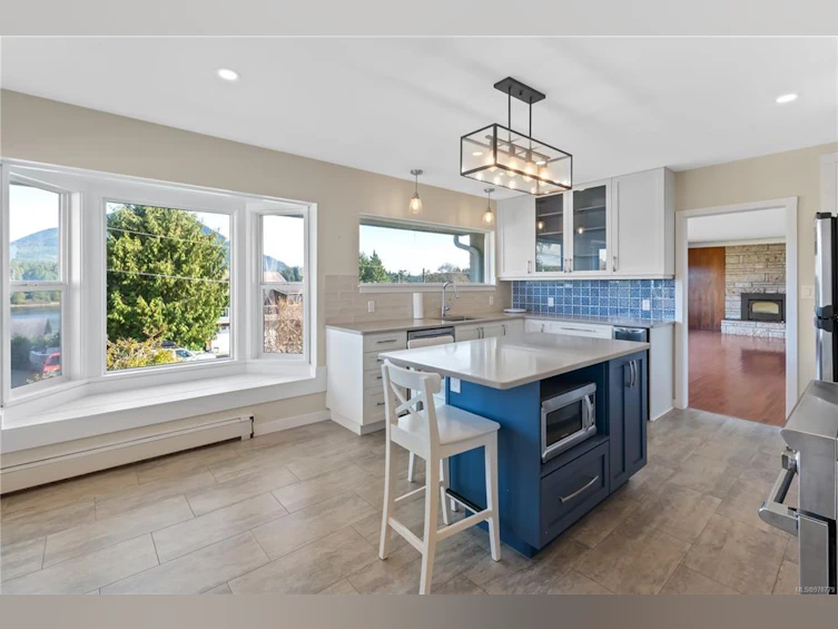 231 Otter Street, Ucluelet, BC, V0R 3A0 - 2