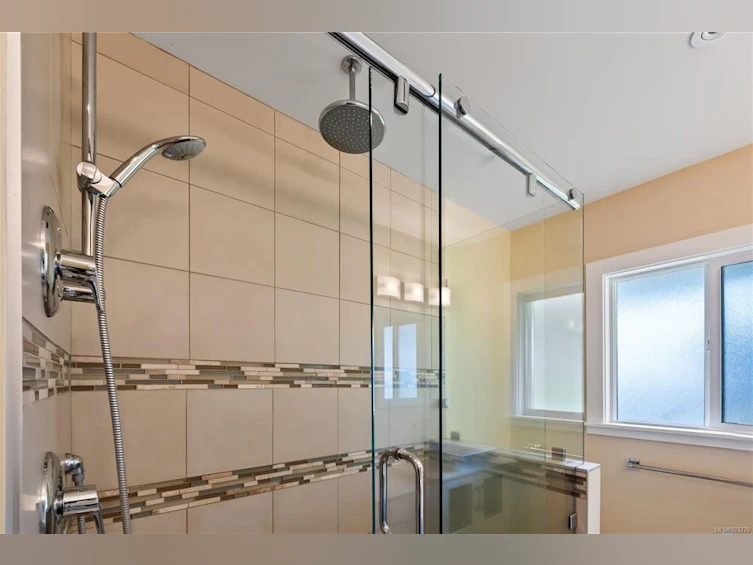 231 Otter Street, Ucluelet, BC, V0R 3A0 - 21
