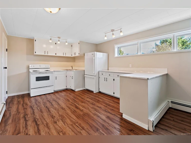 231 Otter Street, Ucluelet, BC, V0R 3A0 - 30