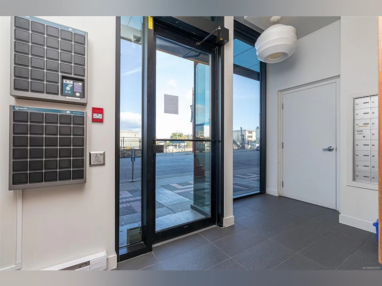 205-601 Herald Street, Victoria, BC, V8W 1S8 - 5