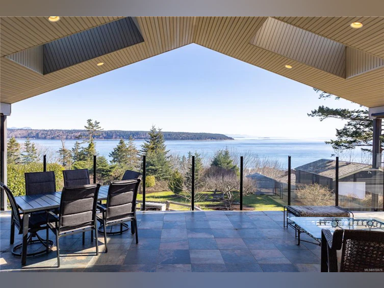 321 Carnegie Street, Campbell River, BC, V9W 2J4