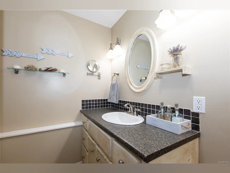 321 Carnegie Street, Campbell River, BC, V9W 2J4 - 53