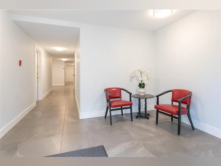 105-848 Esquimalt Road, Esquimalt, BC, V9A 6W9 - 4