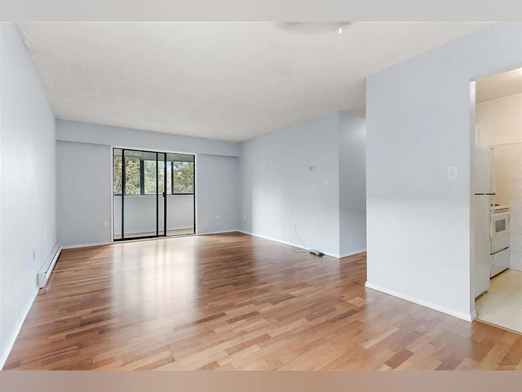302-2610 Graham Street, Victoria, BC, V8T 3Y9 - 2