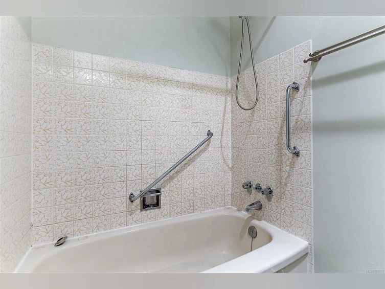 302-2610 Graham Street, Victoria, BC, V8T 3Y9 - 7