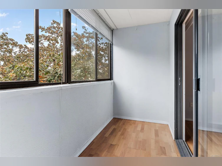 302-2610 Graham Street, Victoria, BC, V8T 3Y9 - 16