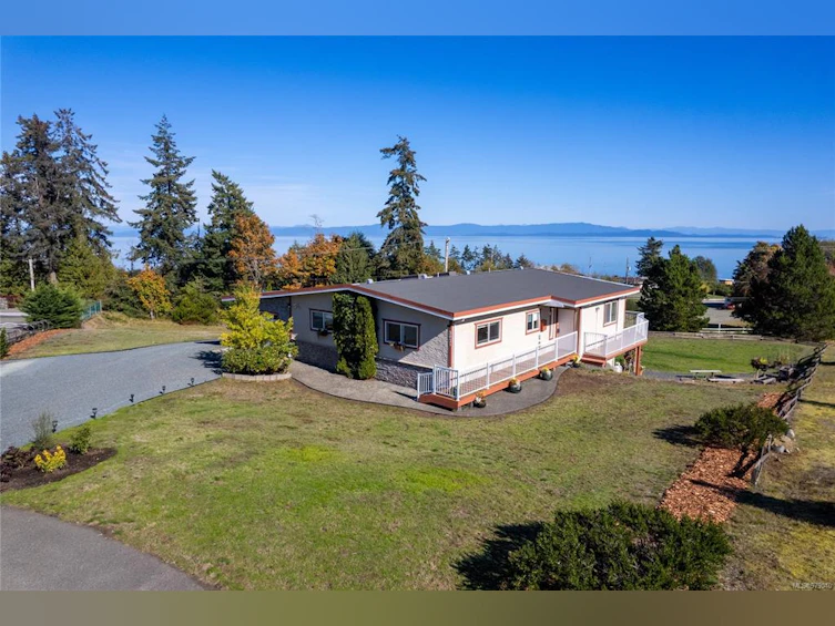 3021 Raymur Place, Qualicum Beach, BC, V9K 2N9
